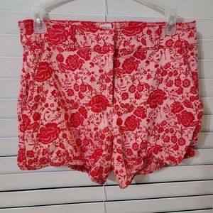 3/$12 or 5/$17⭐️Red Roses Short Pant